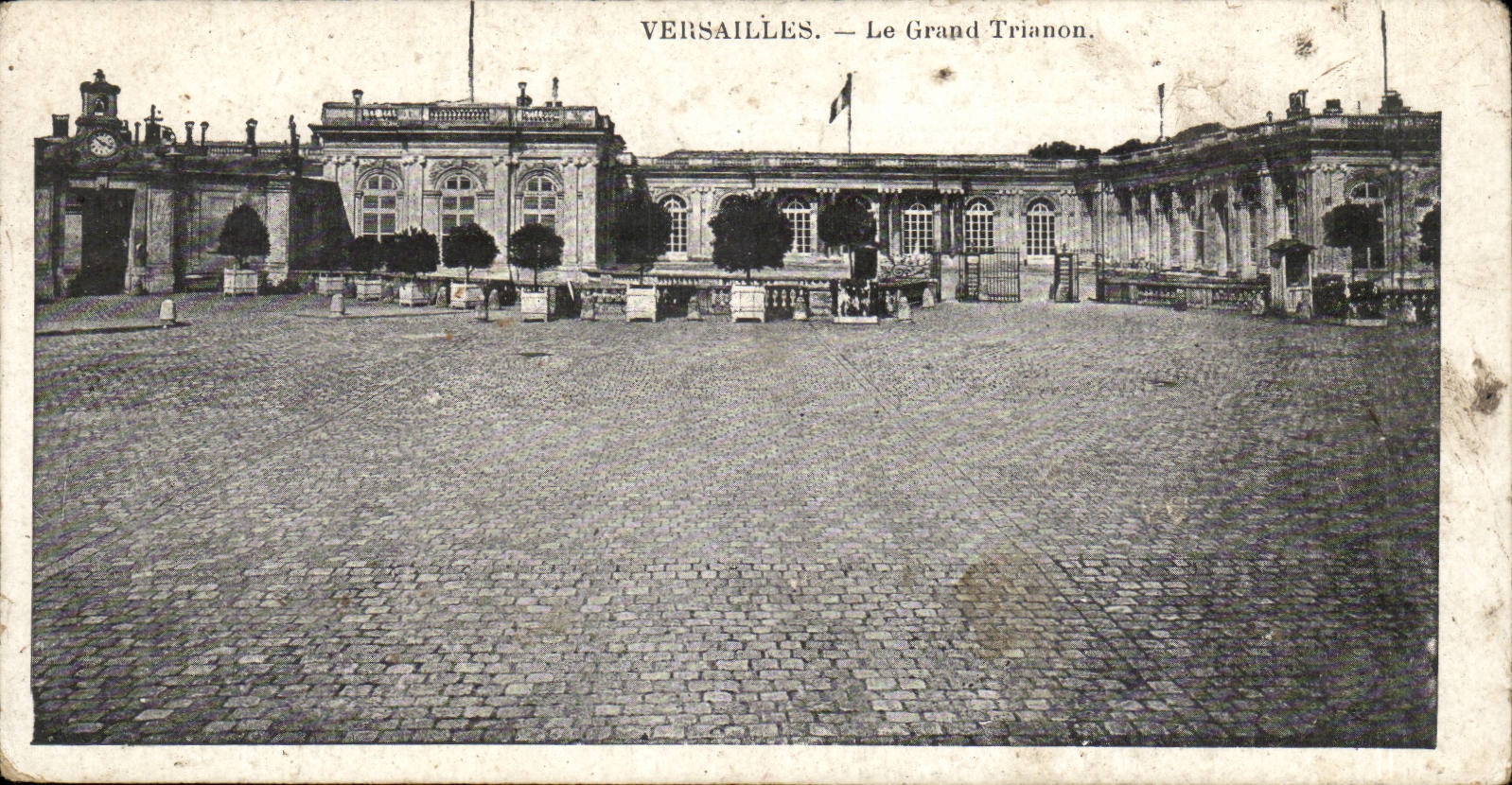 Versailles CPA large Trianon