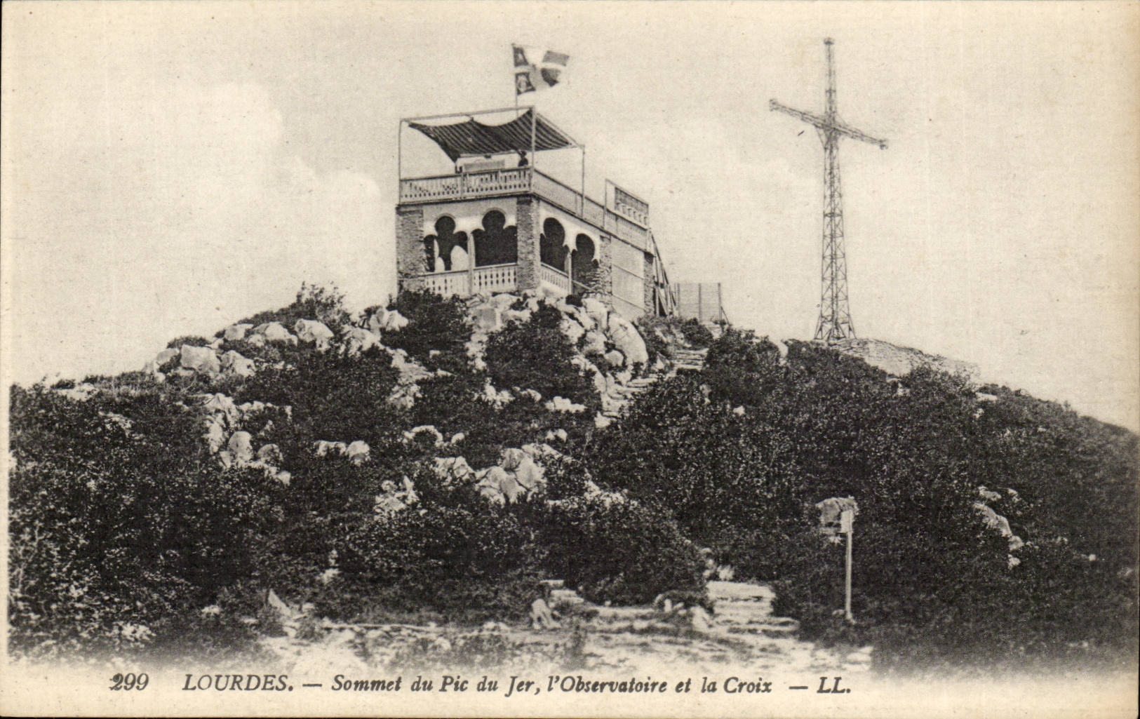 Lourdes CPA Summit of the peak of iron the observatory and the cross