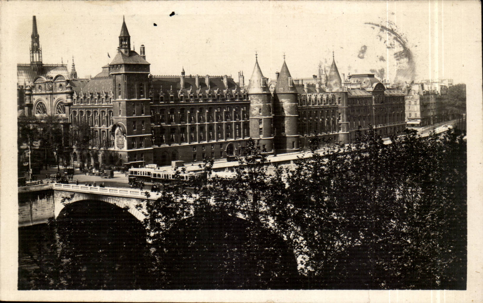 Paris CPA La conciergerie