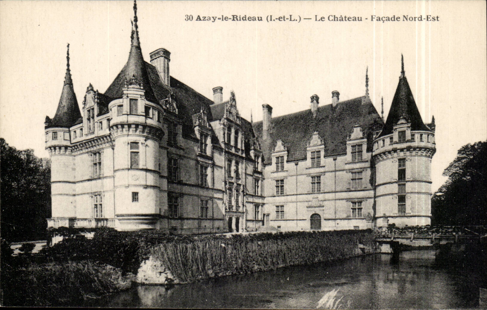Azay le Rideau CPA Le chateau national FAcade Nord Est