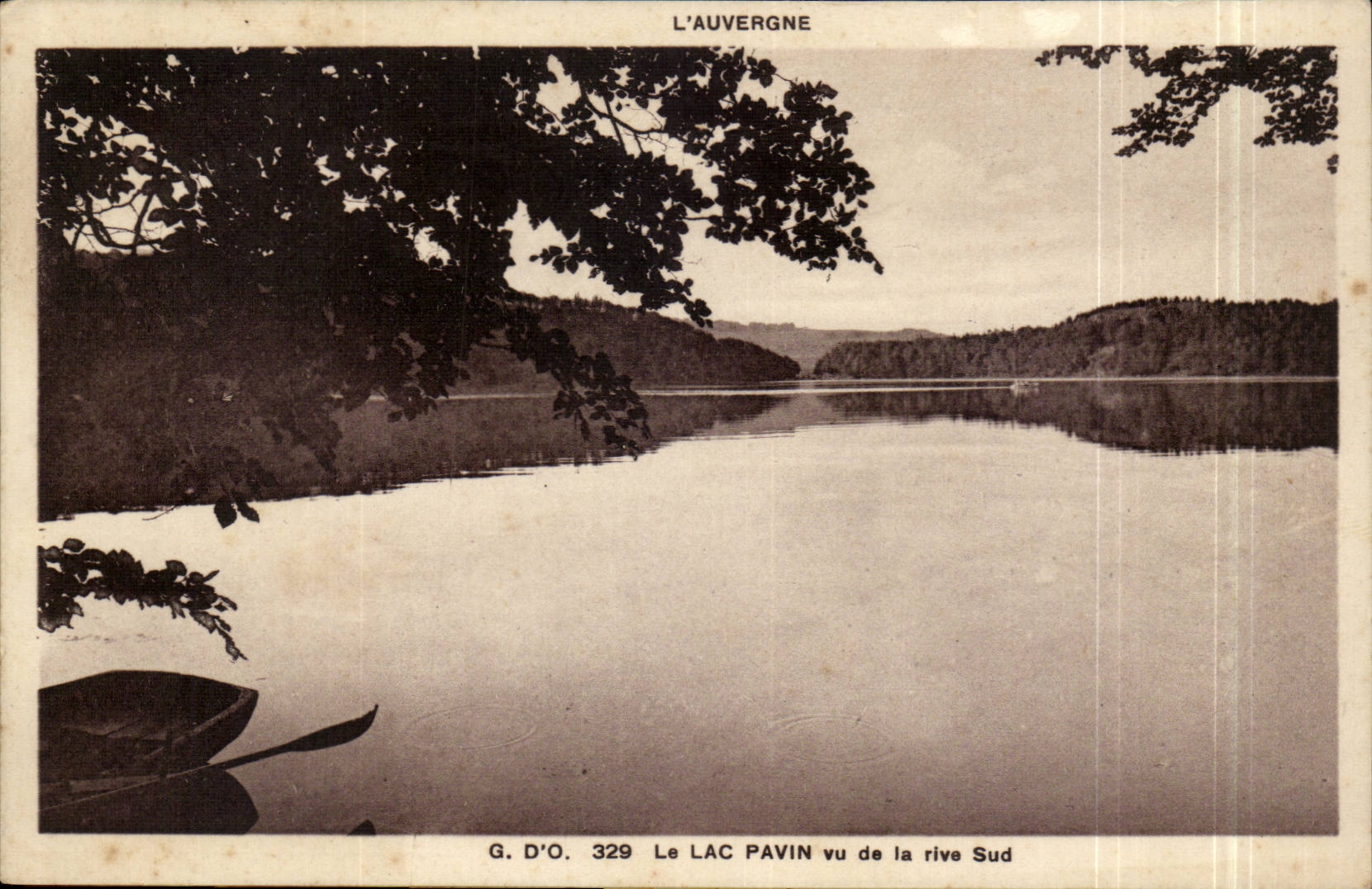 CPA the lake Pavin seen of the Southern bank Auvergne
