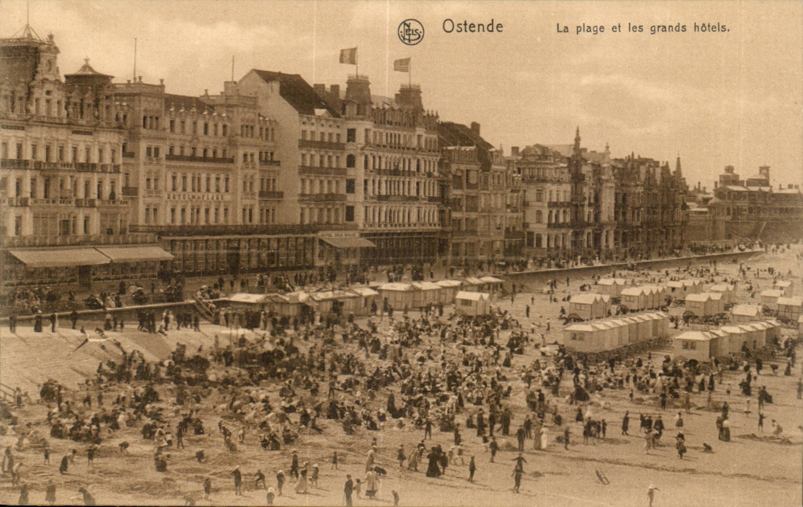 Belgie Belgium Ostend CPA the beach and large hotels