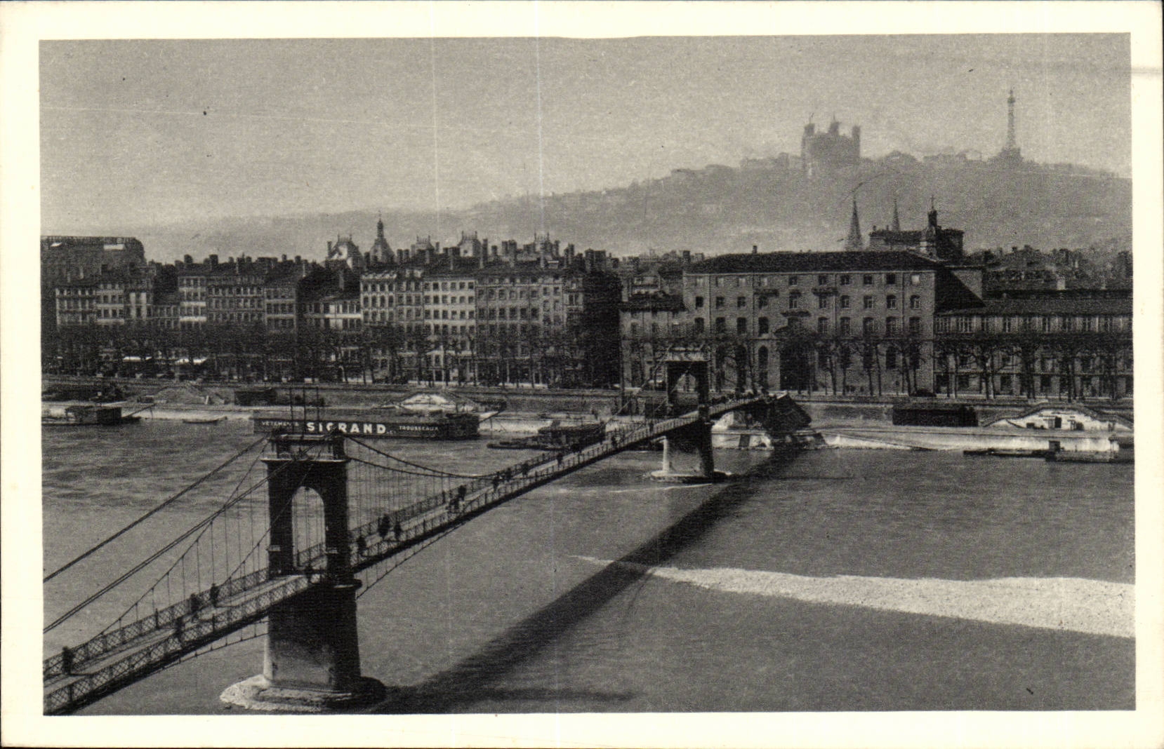 Lyon CPA the footbridge of the college
