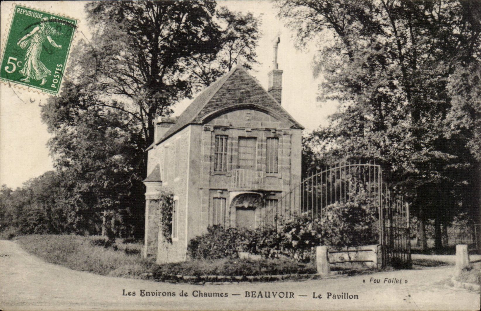 CPA the covered galleries Beauvoir the house