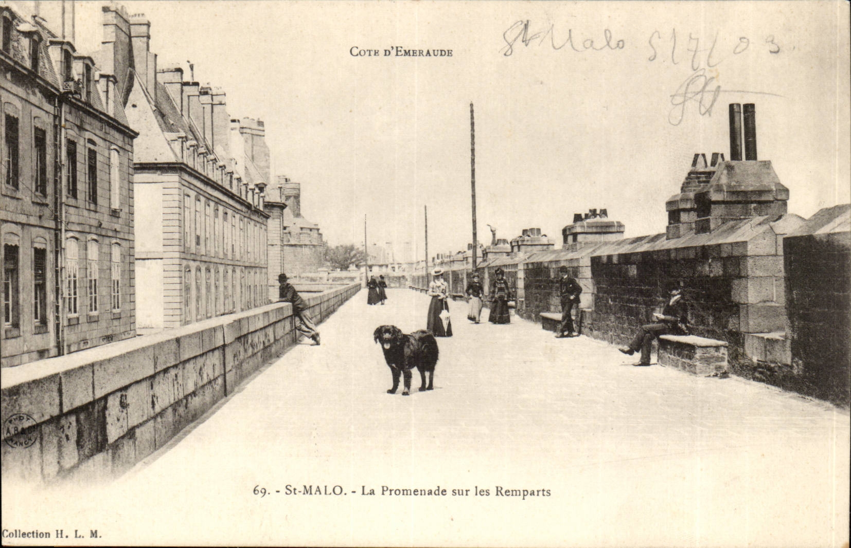 Saint Malo CPA La promenade sur les remparts