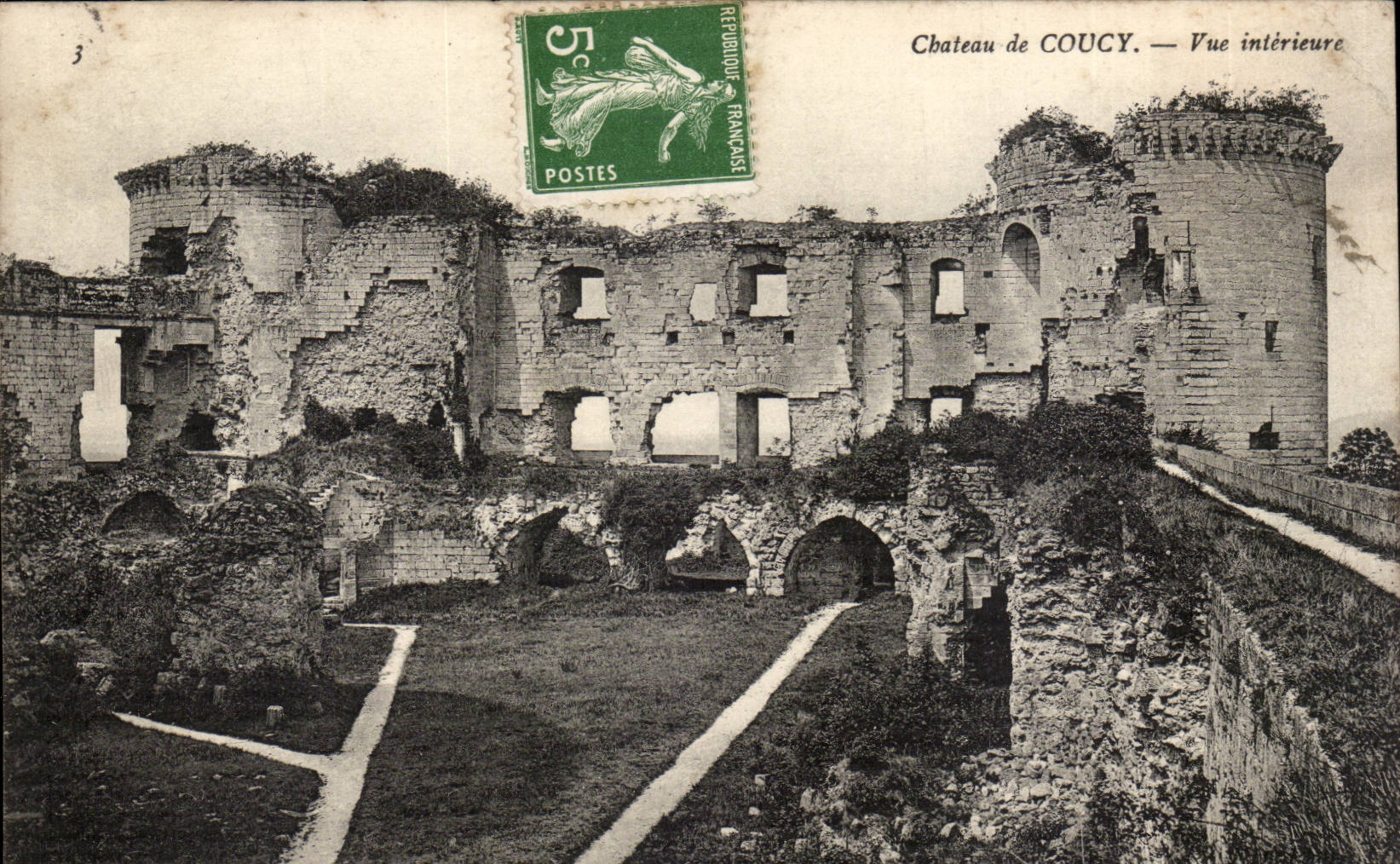 CPA Castle of Coucy Seen interior