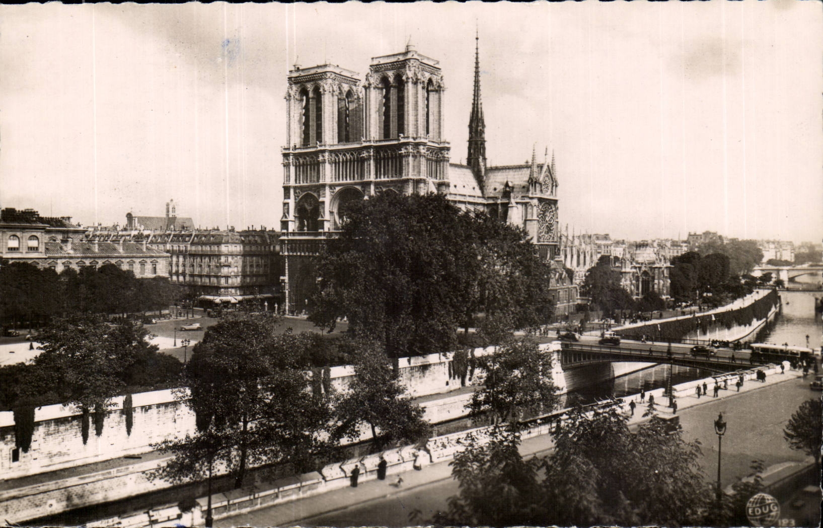 Paris MODERN CARD Our Lady and the Seine