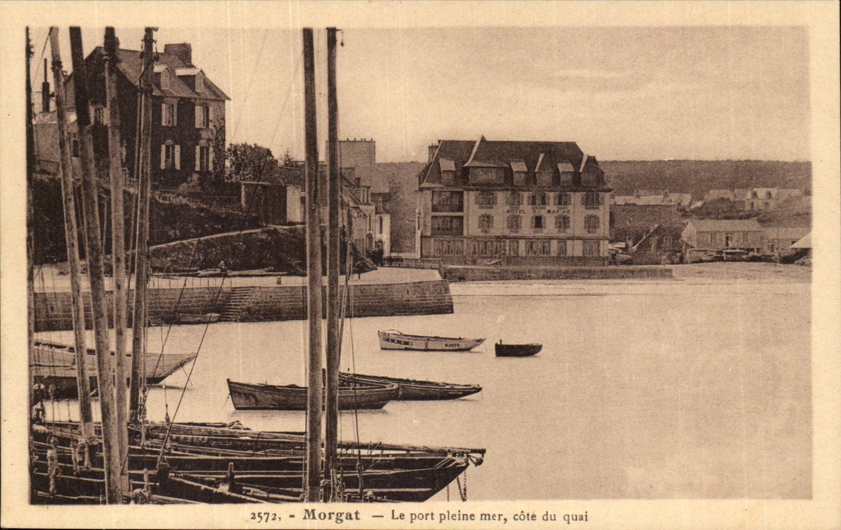 Morgat CPA the port full emer dimension with the quay