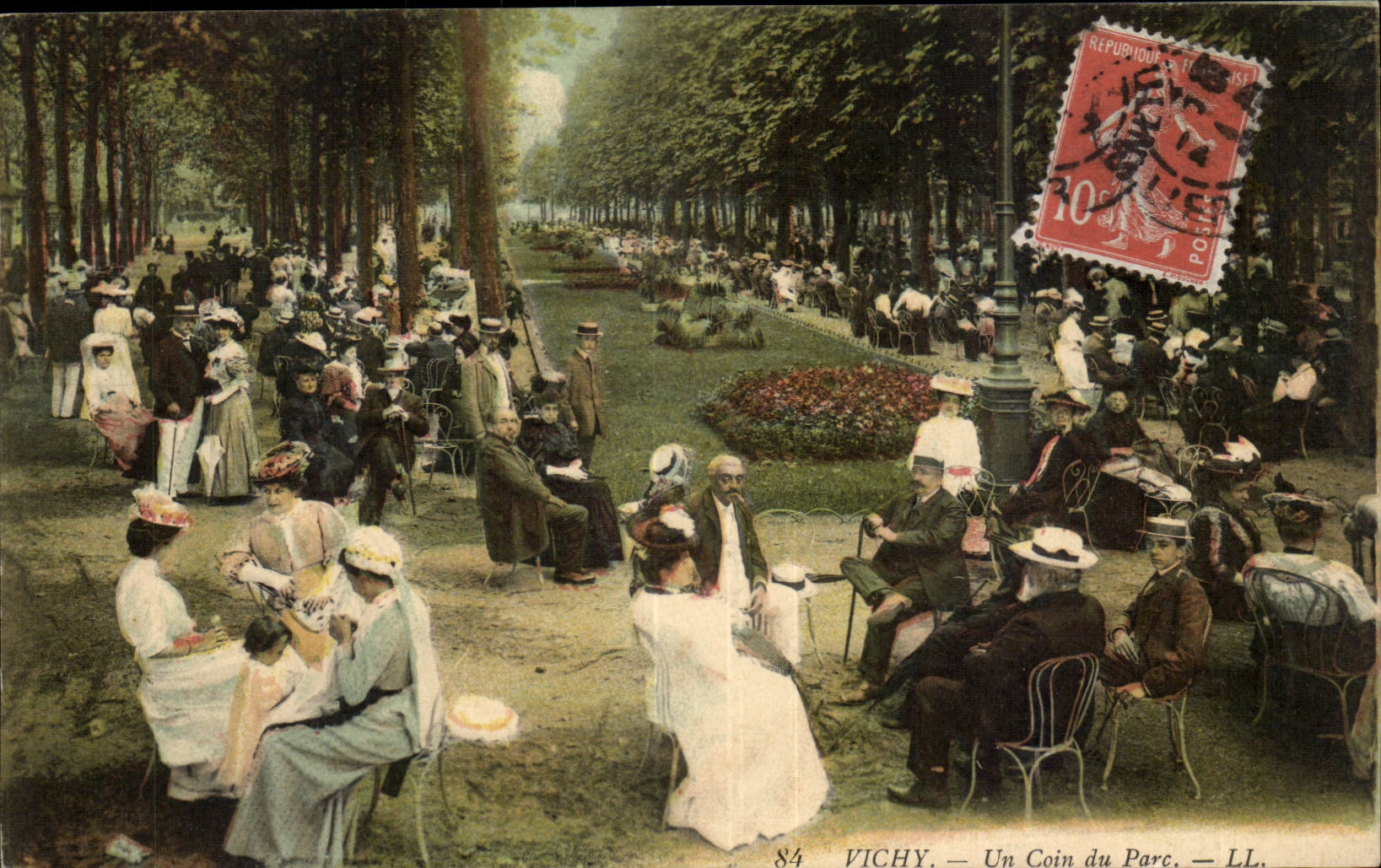 Vichy CPA a corner of the park