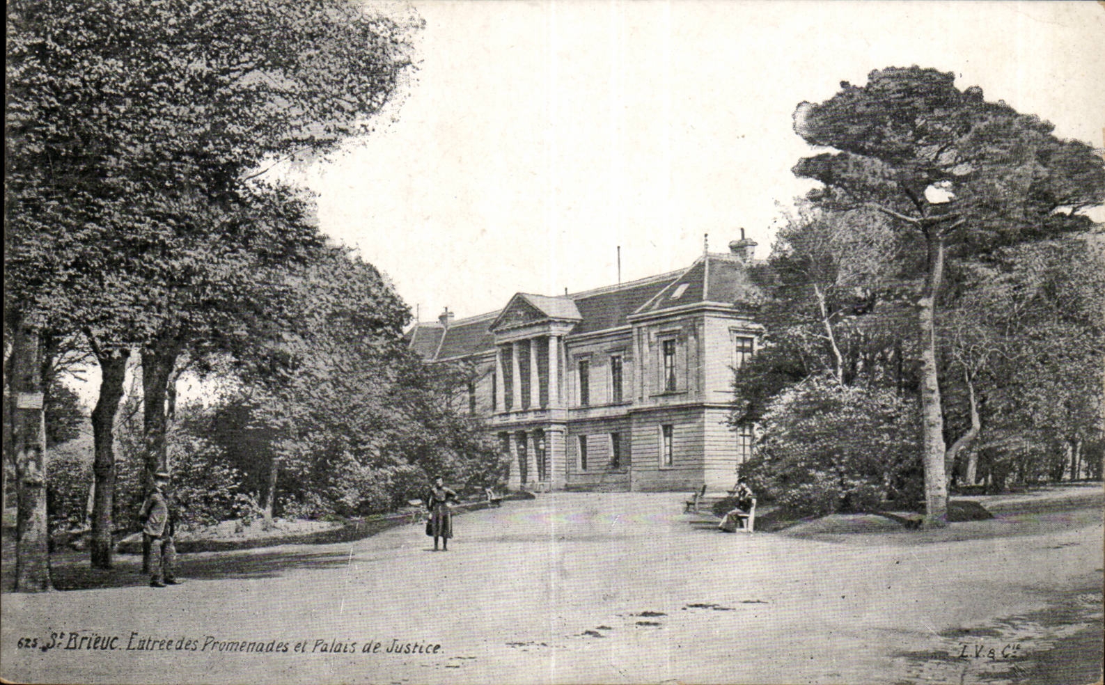 Saint Brieuc CPA Entrance of the walks and law courts