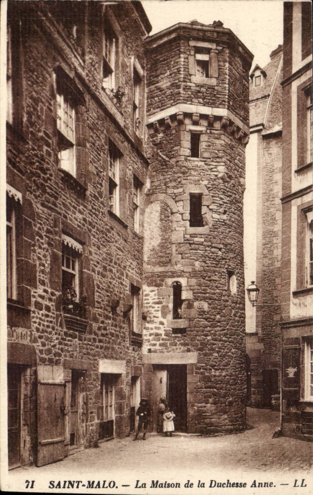 Saint Malo CPA La maison de la Duchesse Anne