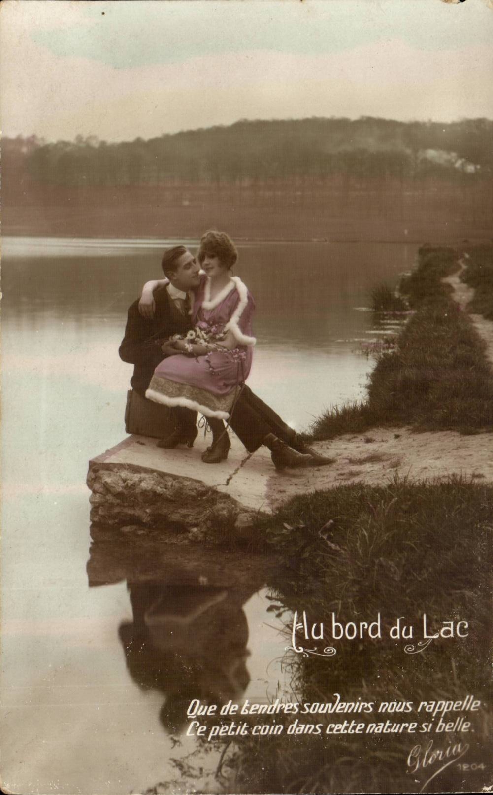 CPA Fantaisie Couple au bord du lac