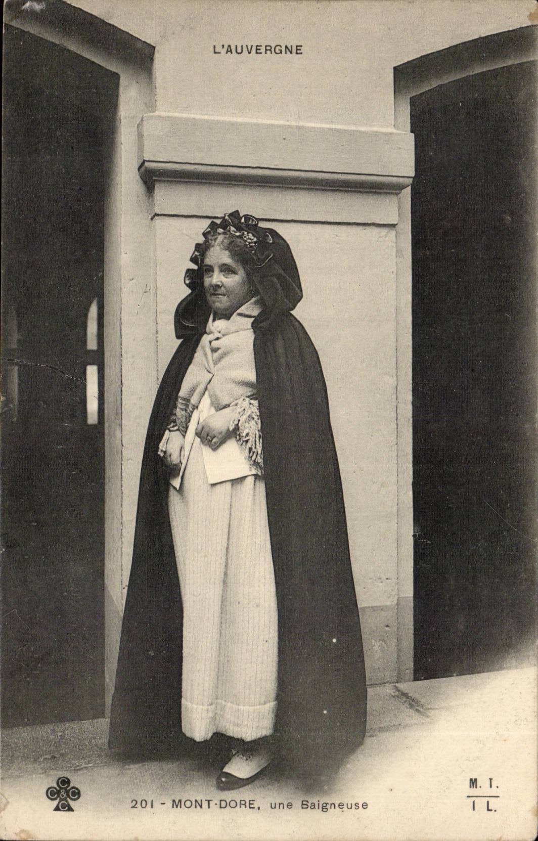 Mount Gilds CPA an Auvergne bather