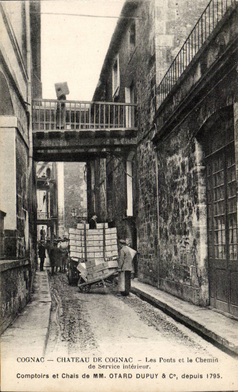 Cognac CPA Castle bridges and interior service path Counters and wine storehouses of MISTERS Otard Dupuy