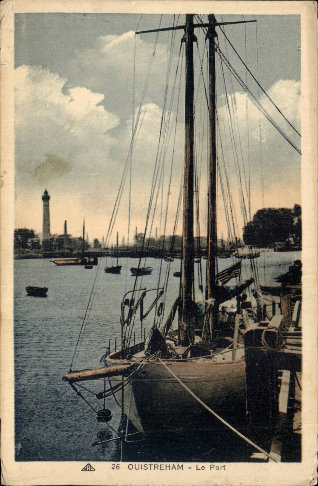 Ouistreham CPA the port (boat)