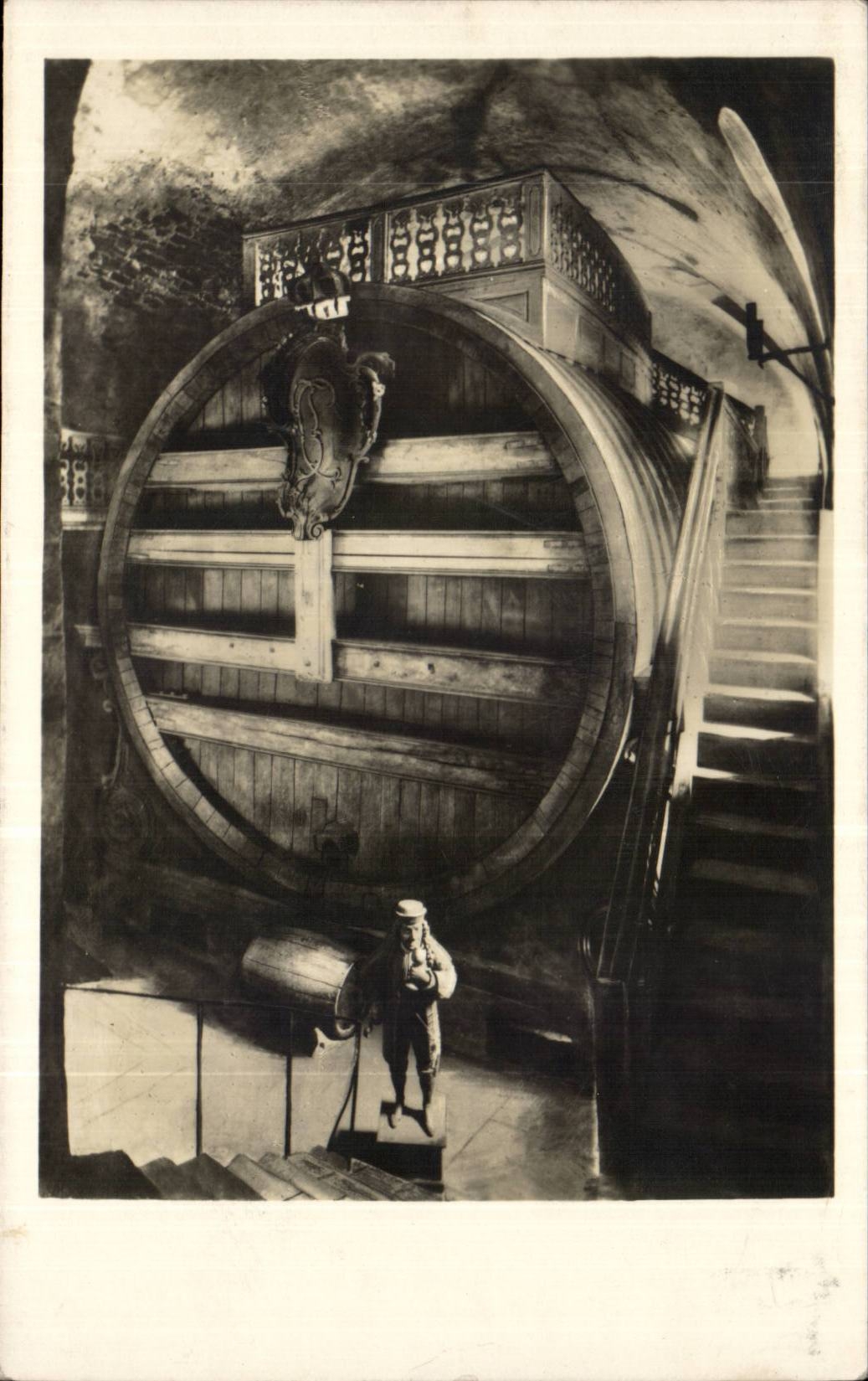 CPA Das gross Heidelberger Foss Liter fassend (tank has wine beer)