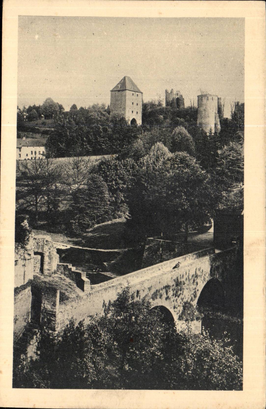 Luxembourg CPA Left GRund Ruins of a lock fortifiee and Tours of the plate of Rham