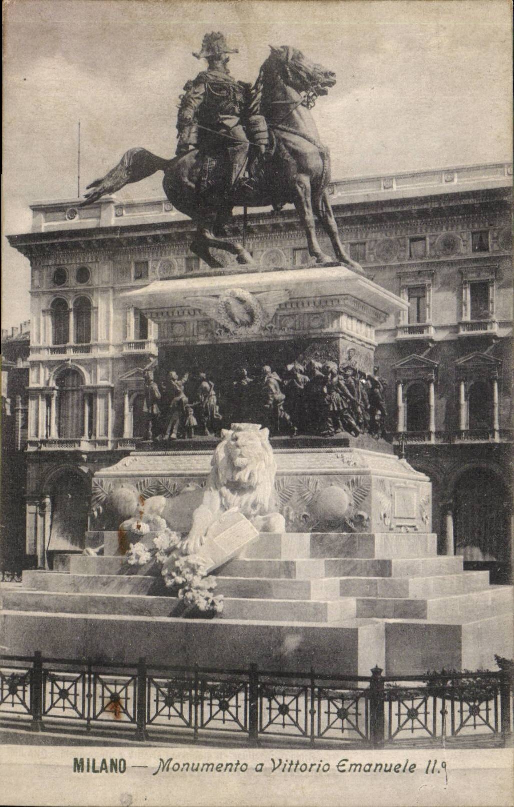 Italy Italy Milano CPA Monumento has Vittorio Emanuelle II (lion)
