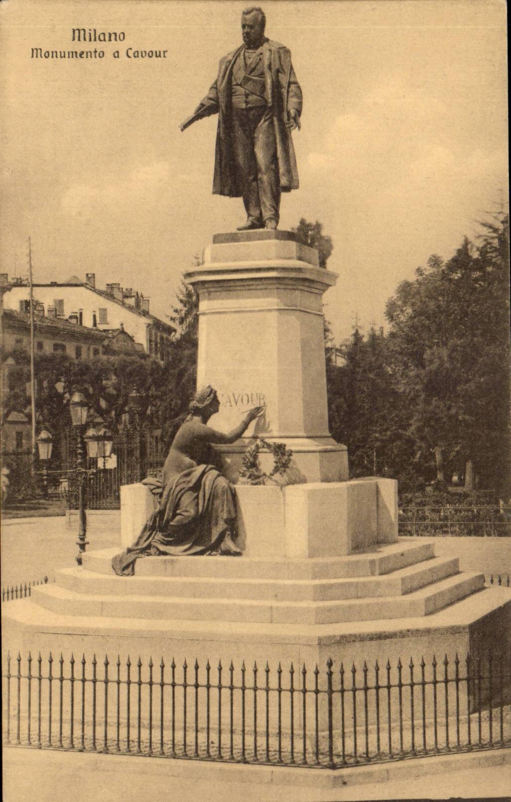 Italy Italy Milano CPA Monumento has Cavour