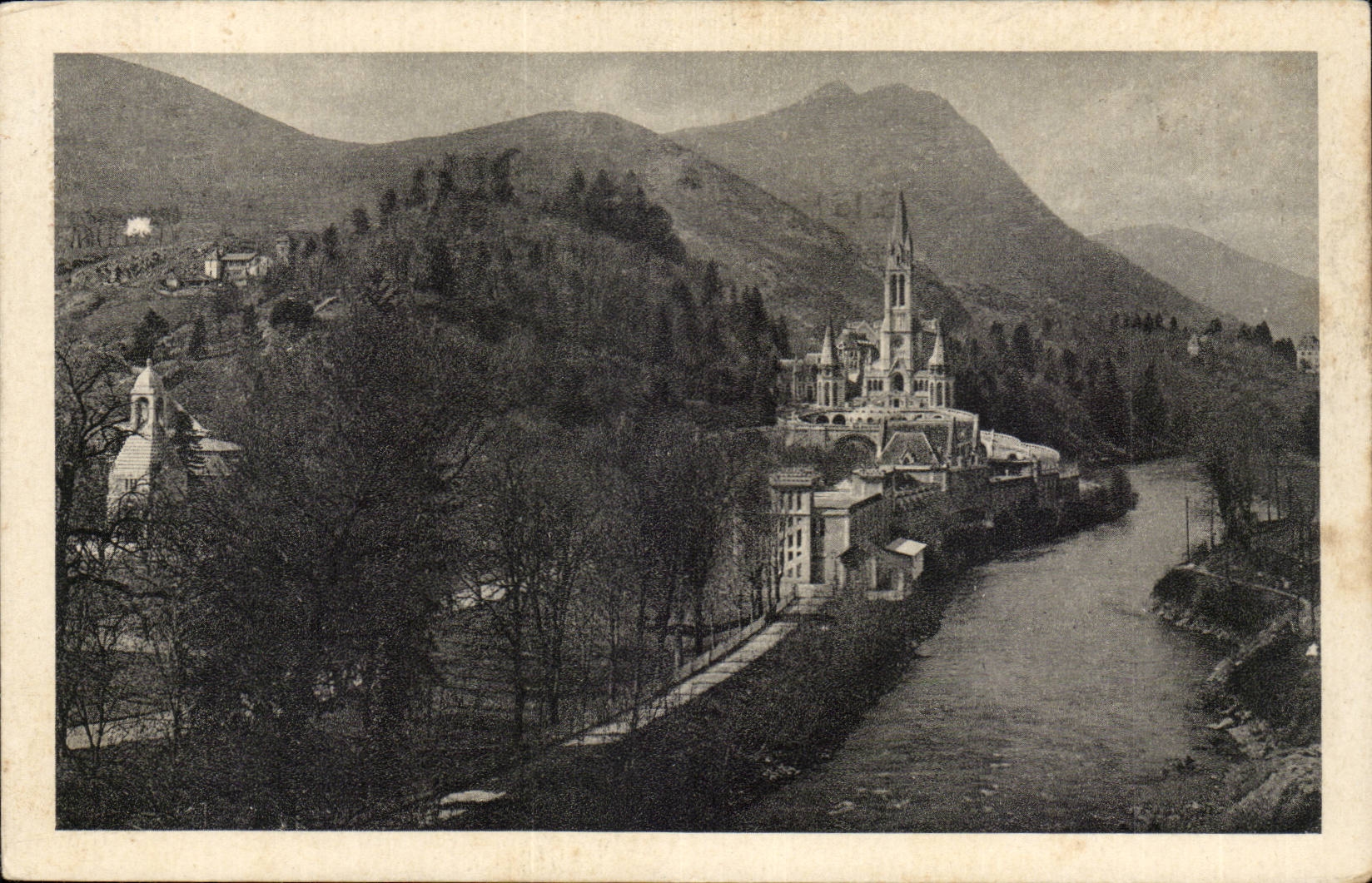 Lourdes - Basilica and Monument Interalle CPA