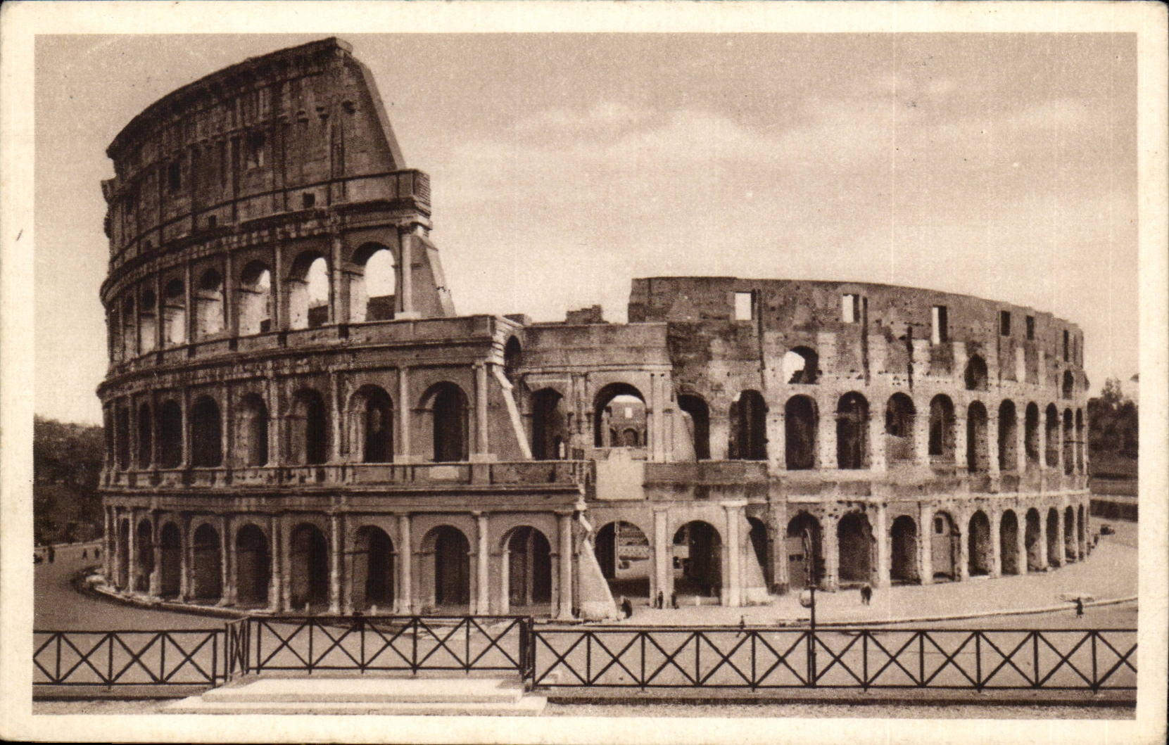 Italien Italien Rom CPA Anfiteatro Flavio O Colosseo (colisee)