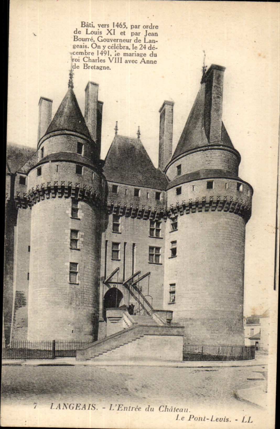 Langeais CPA L'entree du chateau