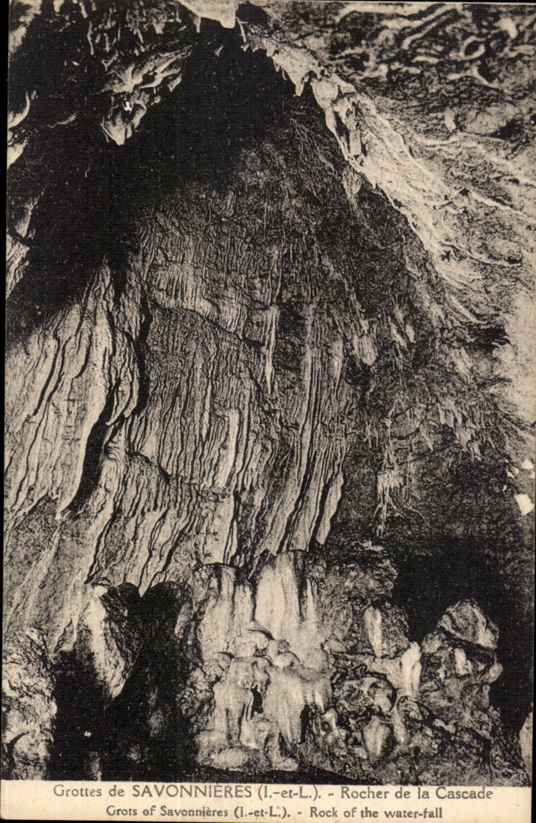 Grottes de Savonnieres CPA Rocher de la cascade