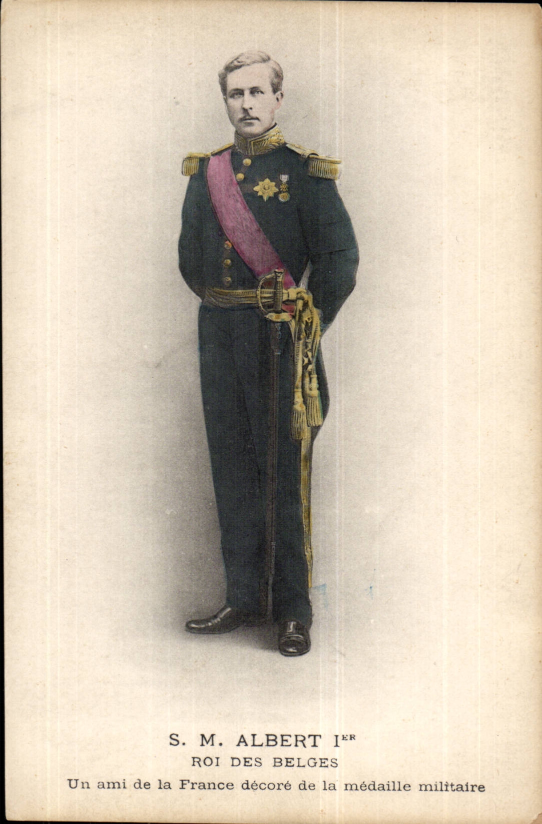 CPA SM king Albert 1st King of the Belgians a friend of France decorates with the military medal