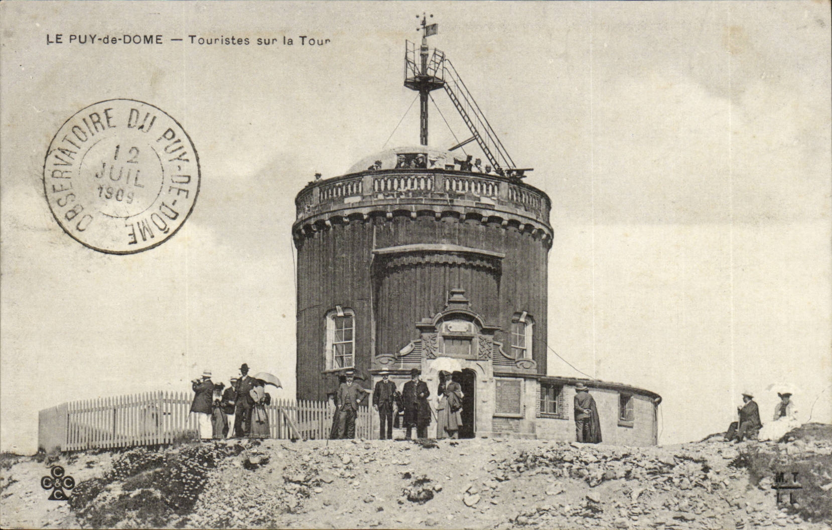 Puy de Dome- Tourists on the Turn-CPA