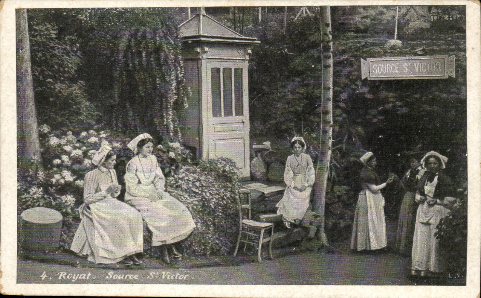 Puy de Dome- Royat-the-baths Source Saint Victort-CPA