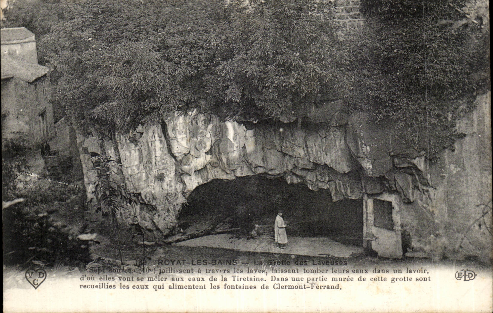 Puy de Dome- Royat - baths the Cave of Washerwoman-which food fountains of Clermont-Ferrand - CPA