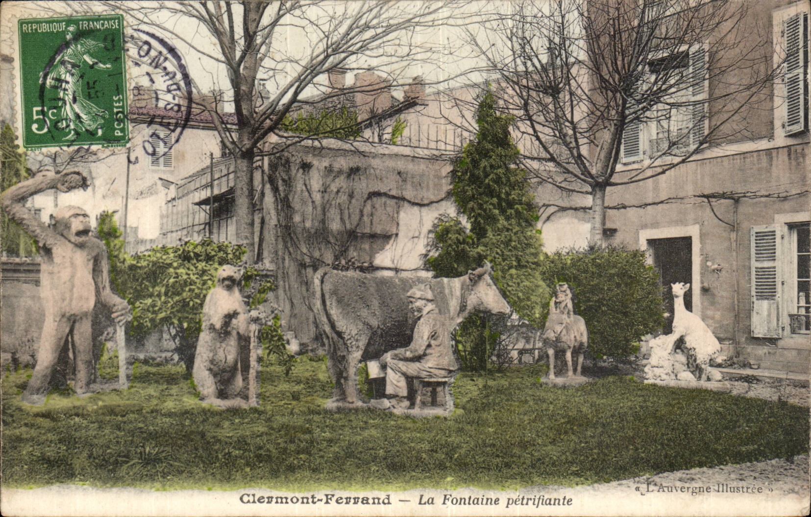 Puy de Dome- Clermont-ferrand der versteinernde Brunnen--CPA