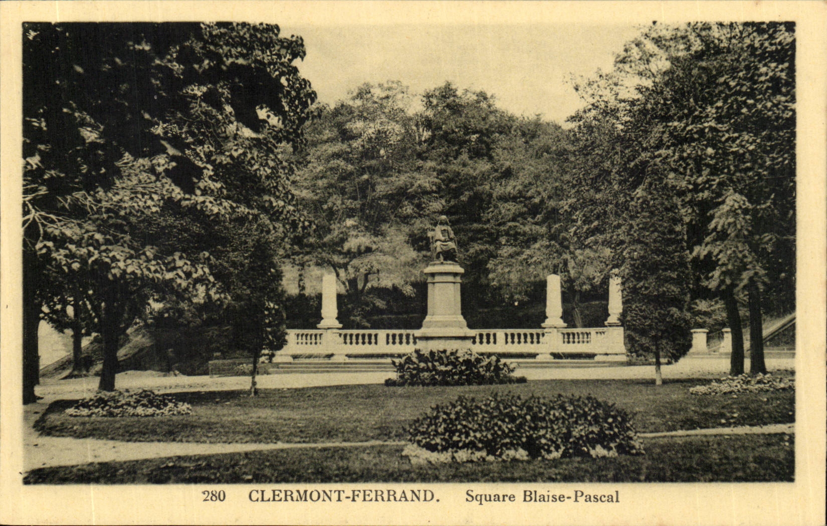 Puy des Haube-Clermont-Ferrand Blaise- Pascalallgemeinen Gartens - - CPA