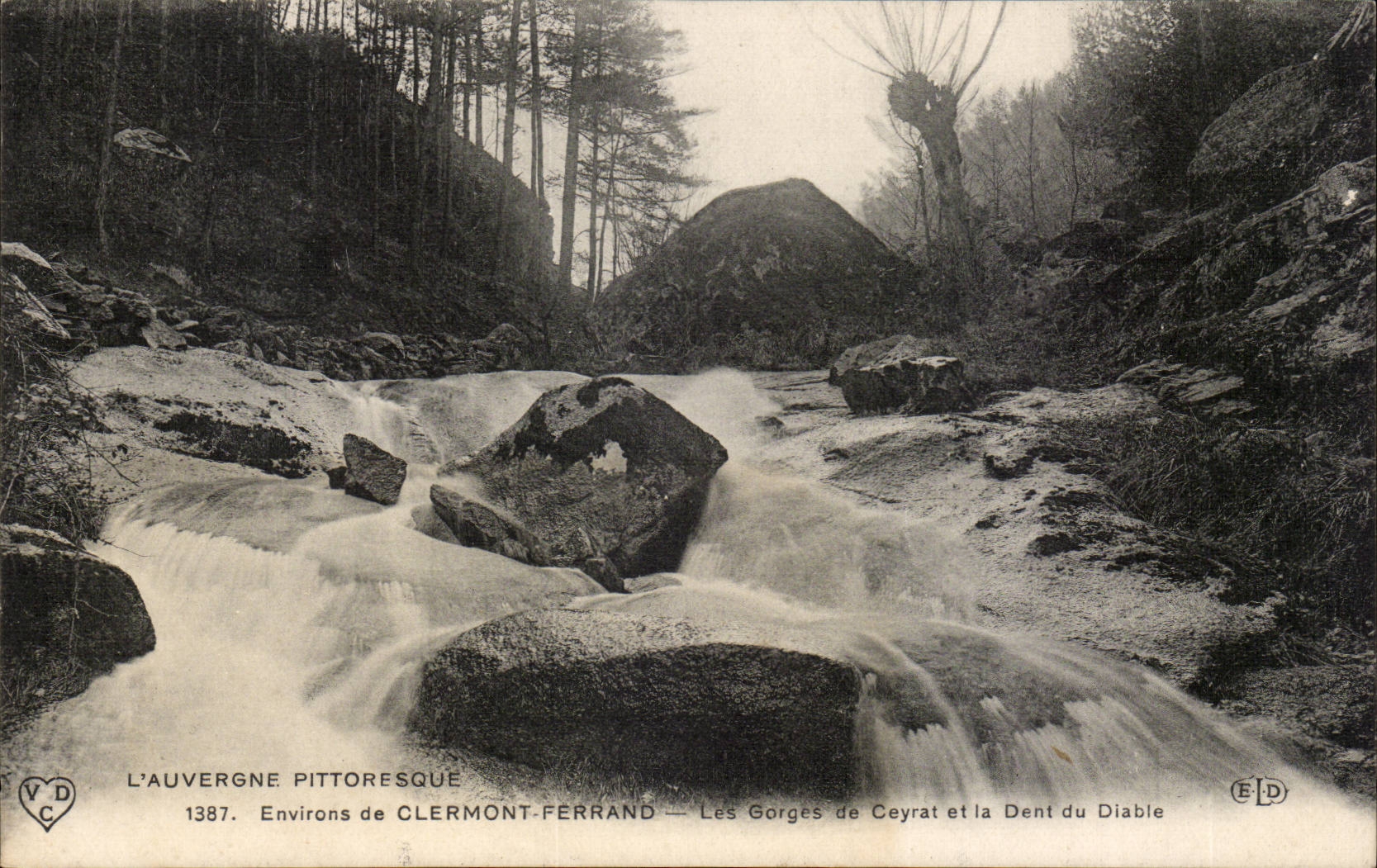 Puy de Dome- Surroundings der Clermont-ferrandfalle von Ceyrat und des Zahnes des Teufels-CPA