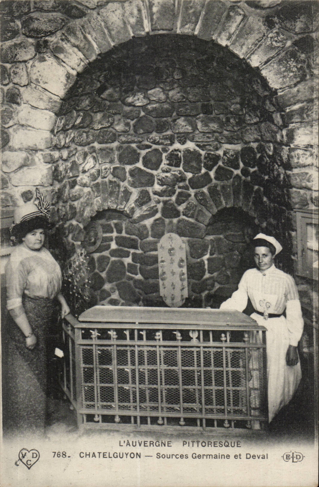 Puy De Dome - Chatelguyon - Sources Germaine and Deval - CPA