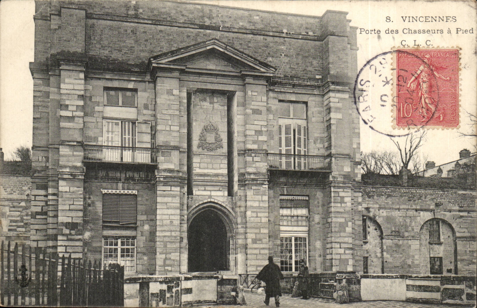 Vincennes- Porte of the Hunters has Foot-CPA