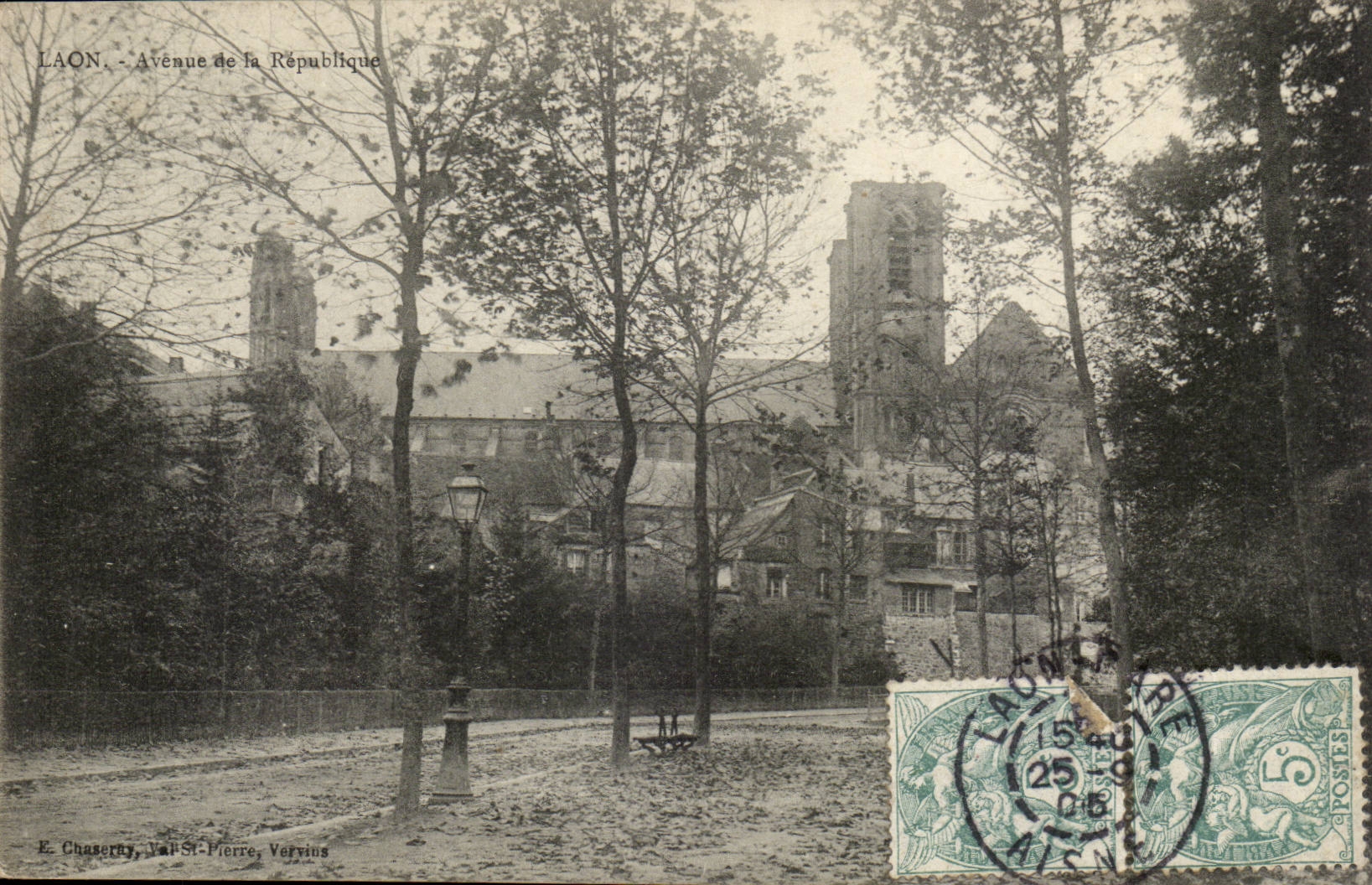 Laon - Avenue of the Republic - CPA