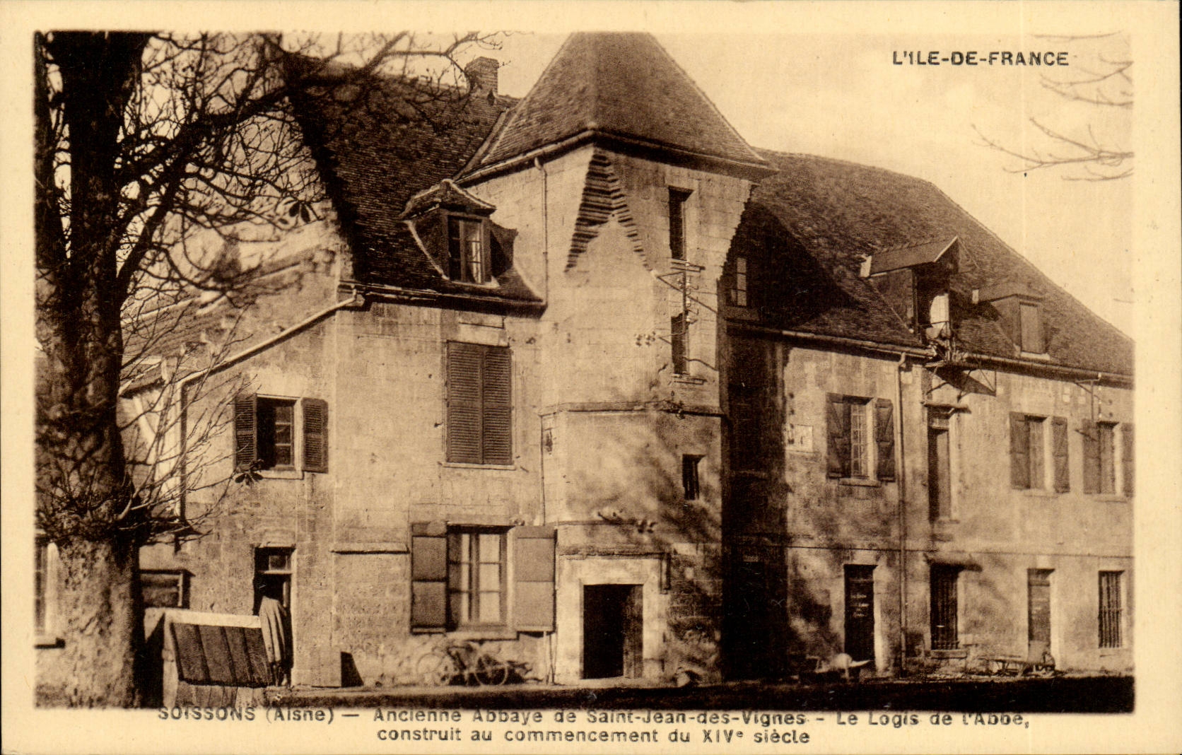 CPA Soissons Old abbey of Saint Jean of the Vines the home of the abbot cosntruit at the beginning of 14th
