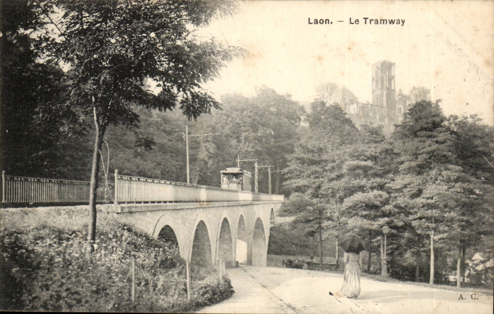 Laon - the Tram - CPA