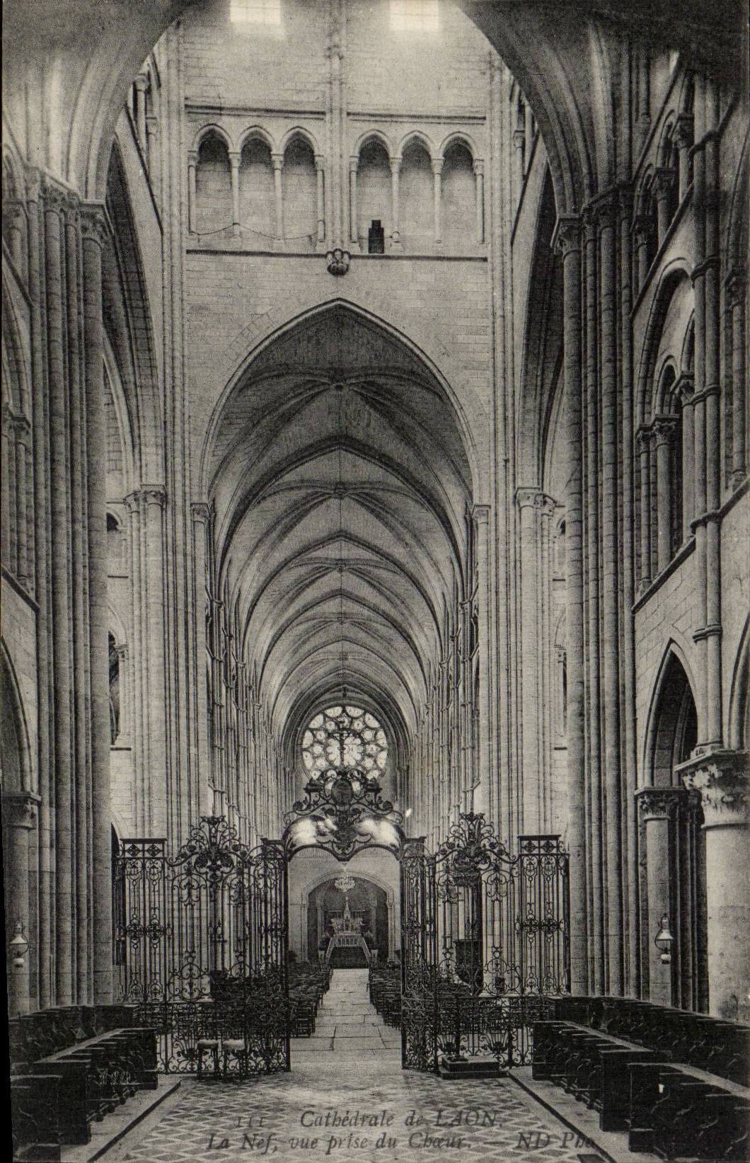 Laon - the Cathedral the Nave - CPA
