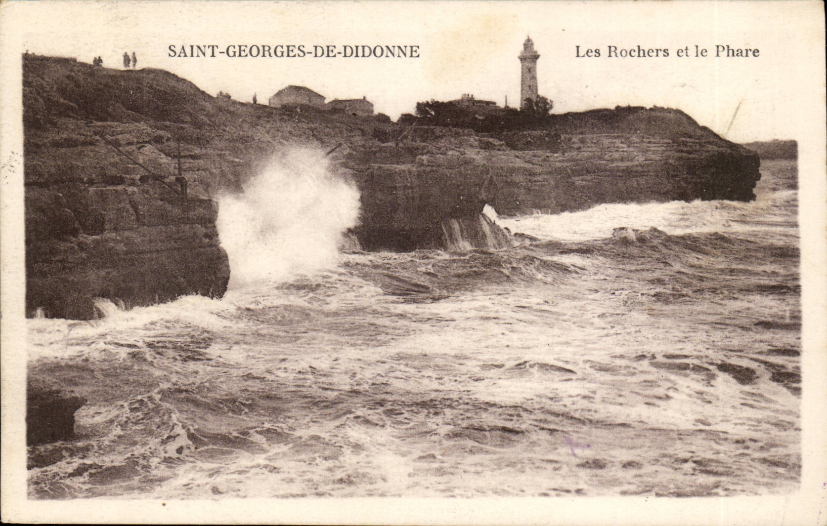 St Georges de Didonne CPA rocks and the headlight (lighthouse)