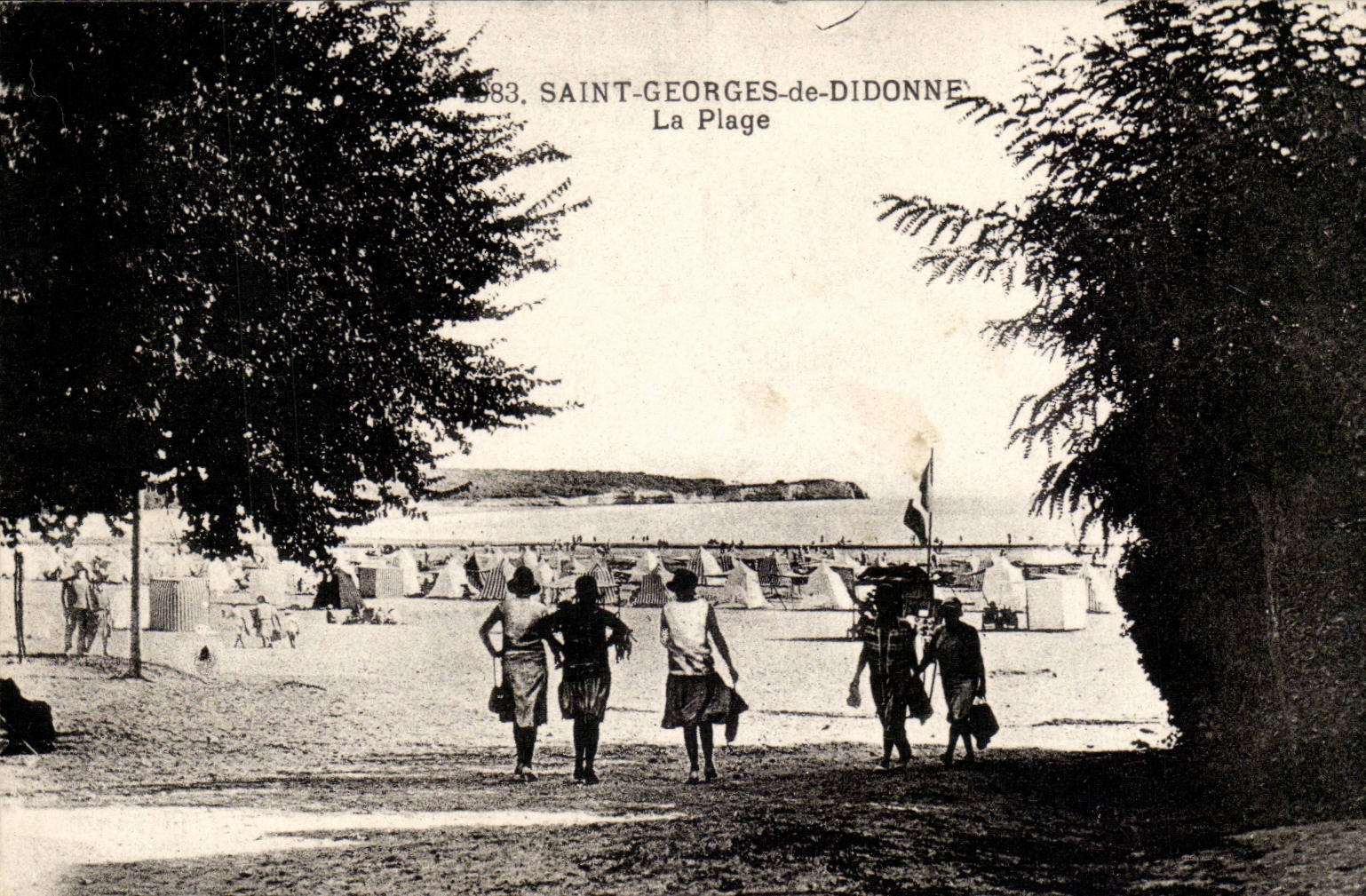 St Georges de Didonne CPA the beach