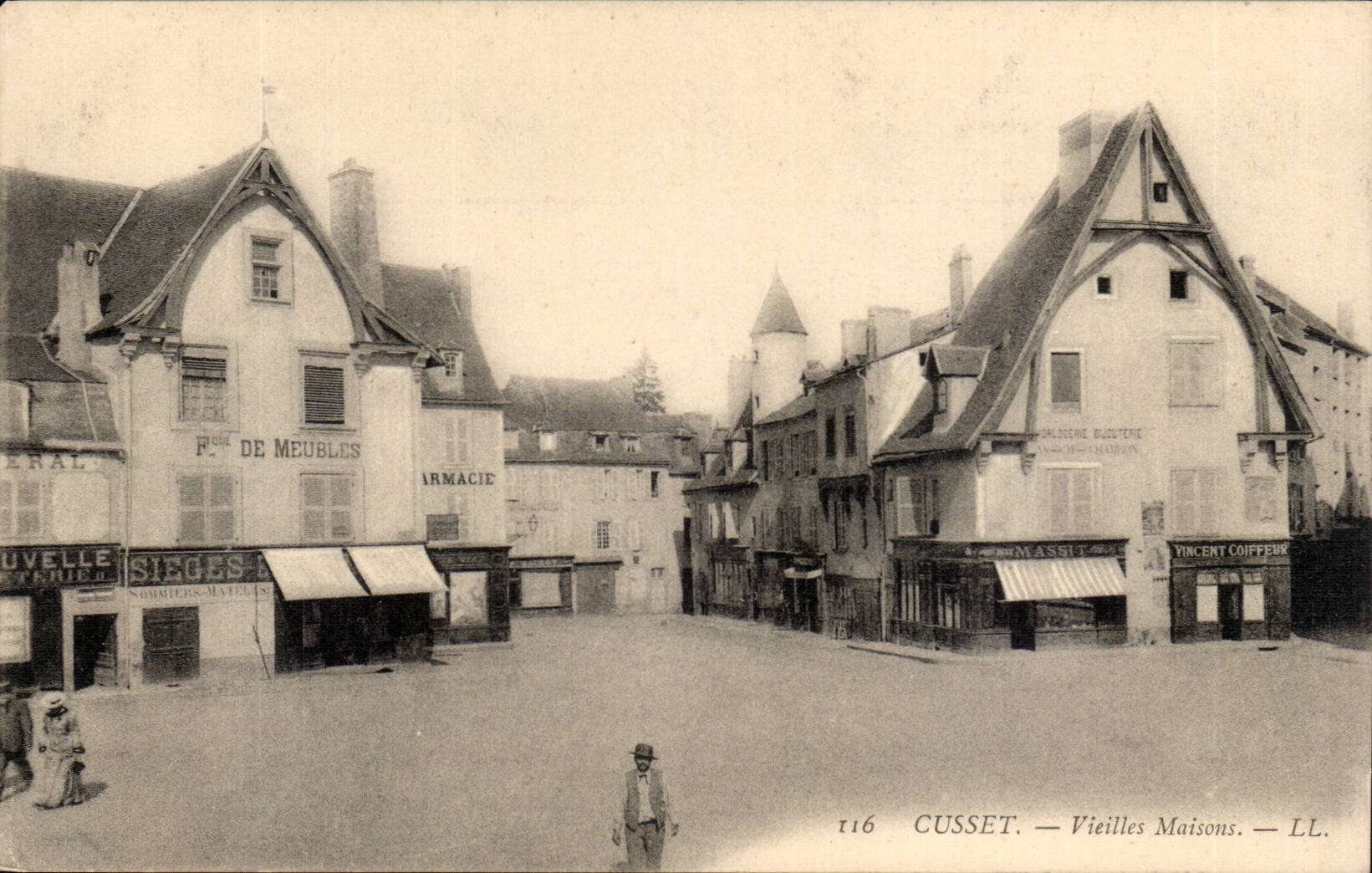 Cusset CPA Old houses (Vincent hairdresser seats Clock industry jewelry)