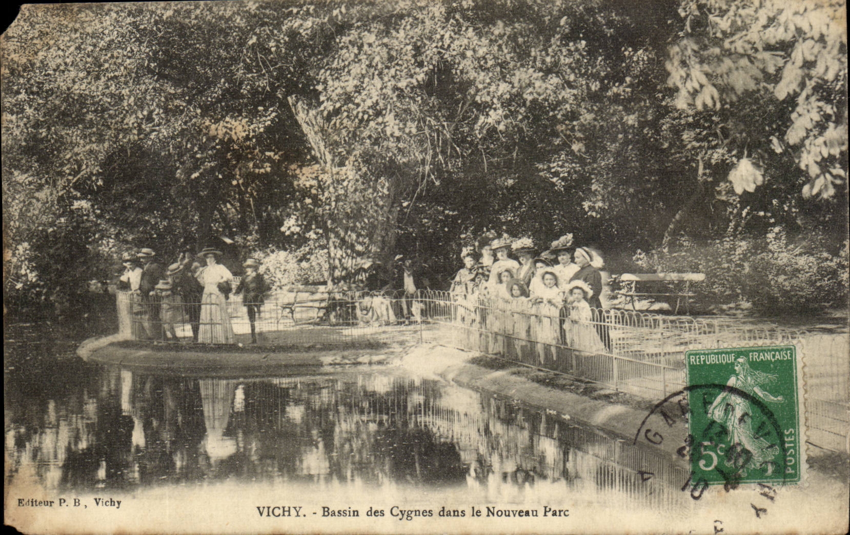 Vichy CPA Basin of the swans in E new park (children)