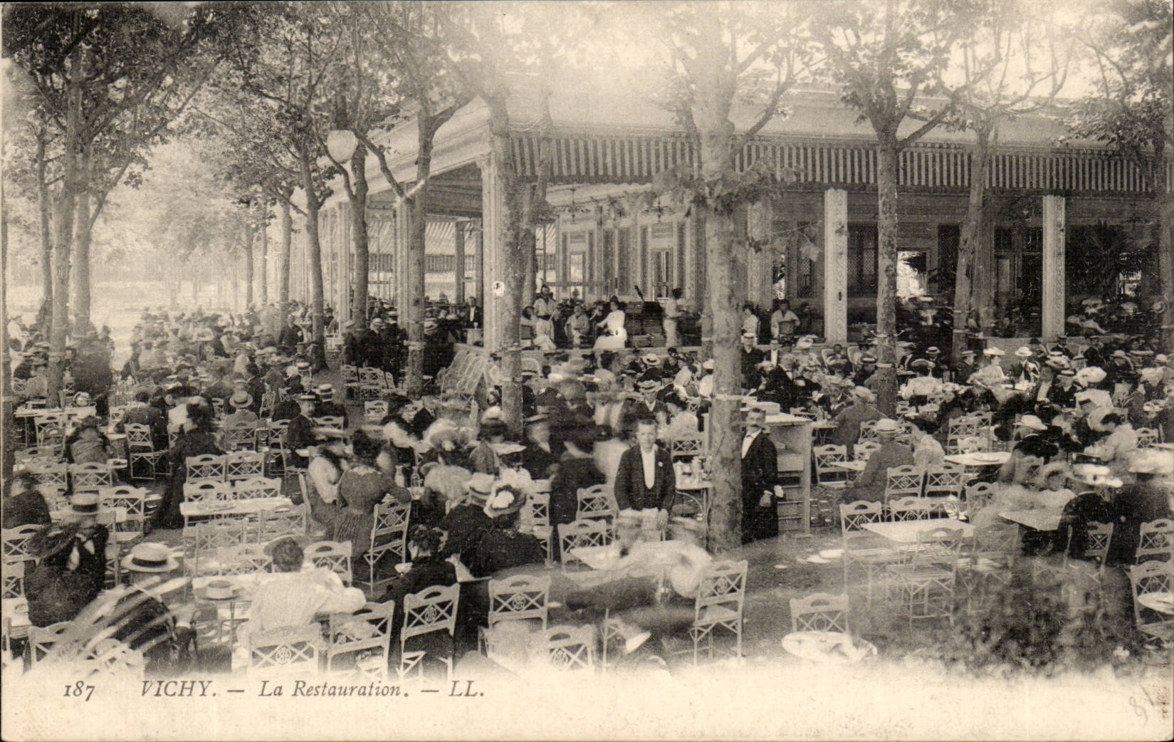 Vichy CPA the restoration (restaurant)