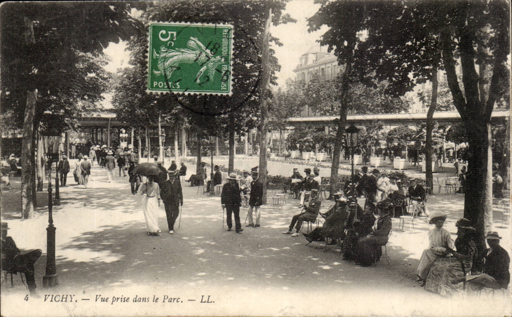 Vichy CPA Seen from in the park