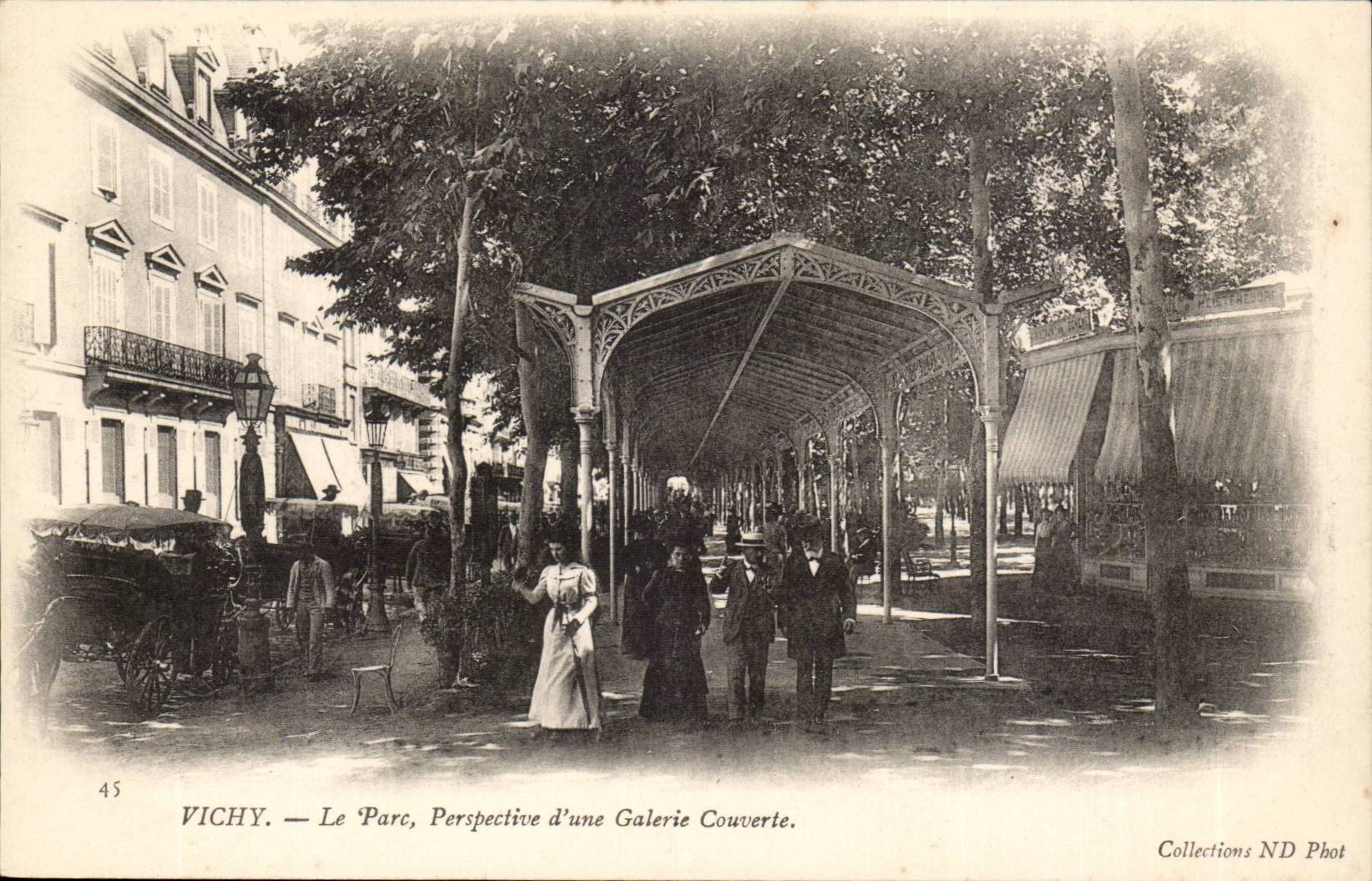 Vichy CPA the park perspective of a covered gallery