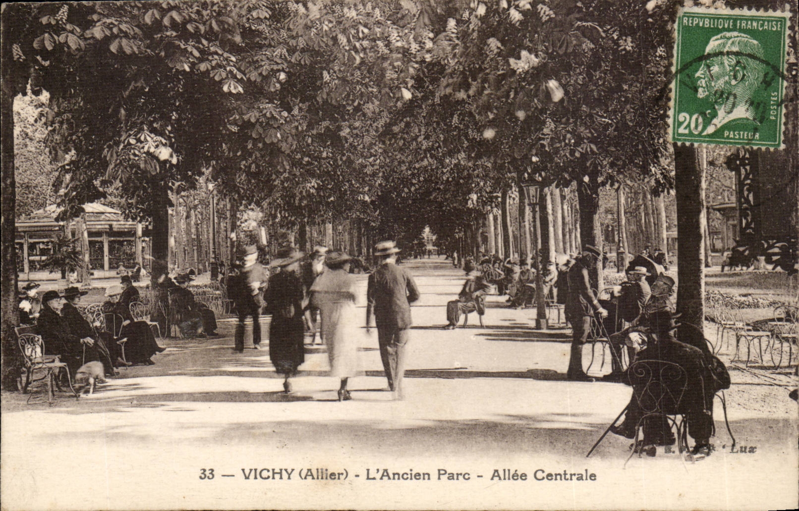 Vichy CPA the old park Allee central