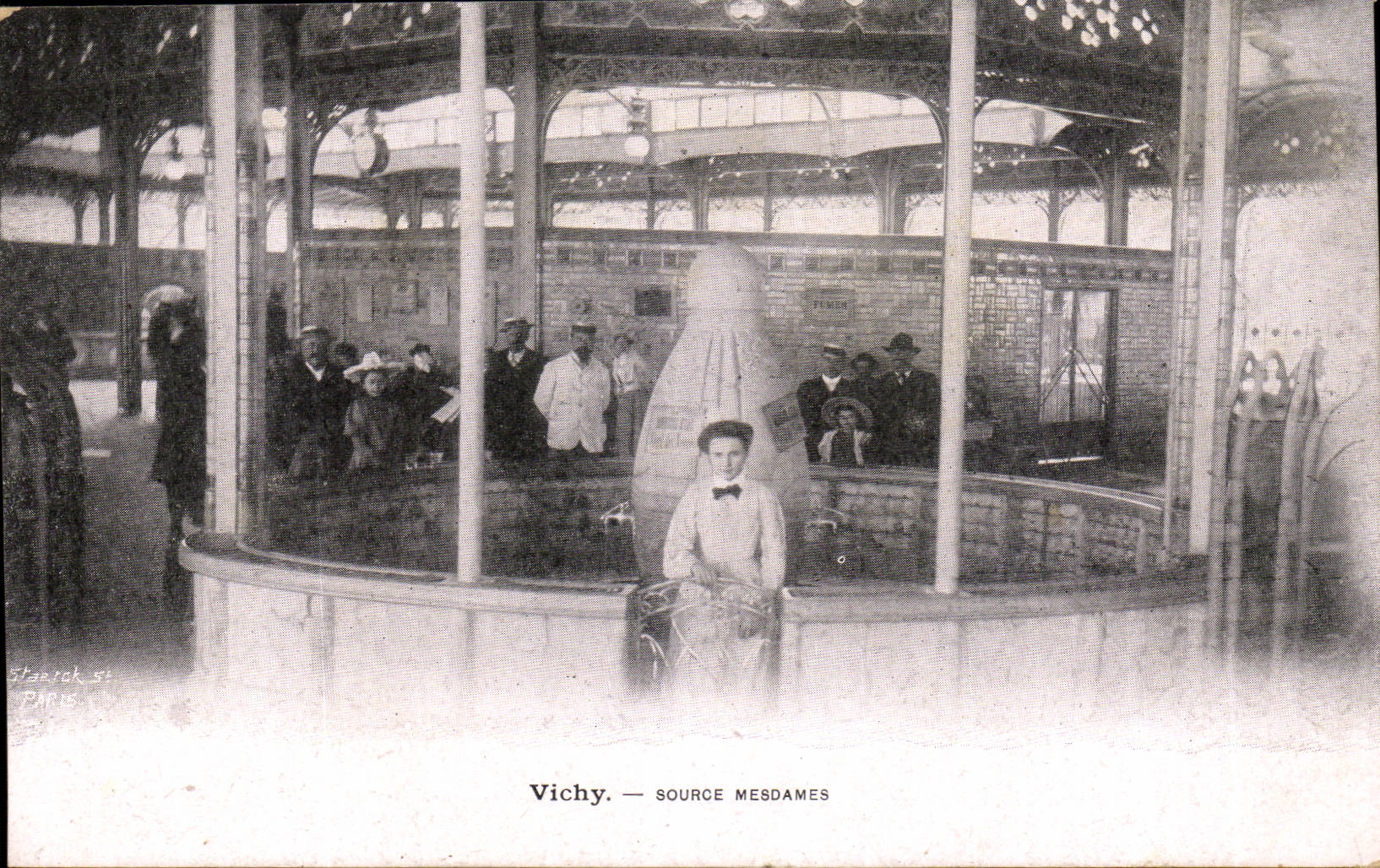 Vichy CPA Mesdames Source