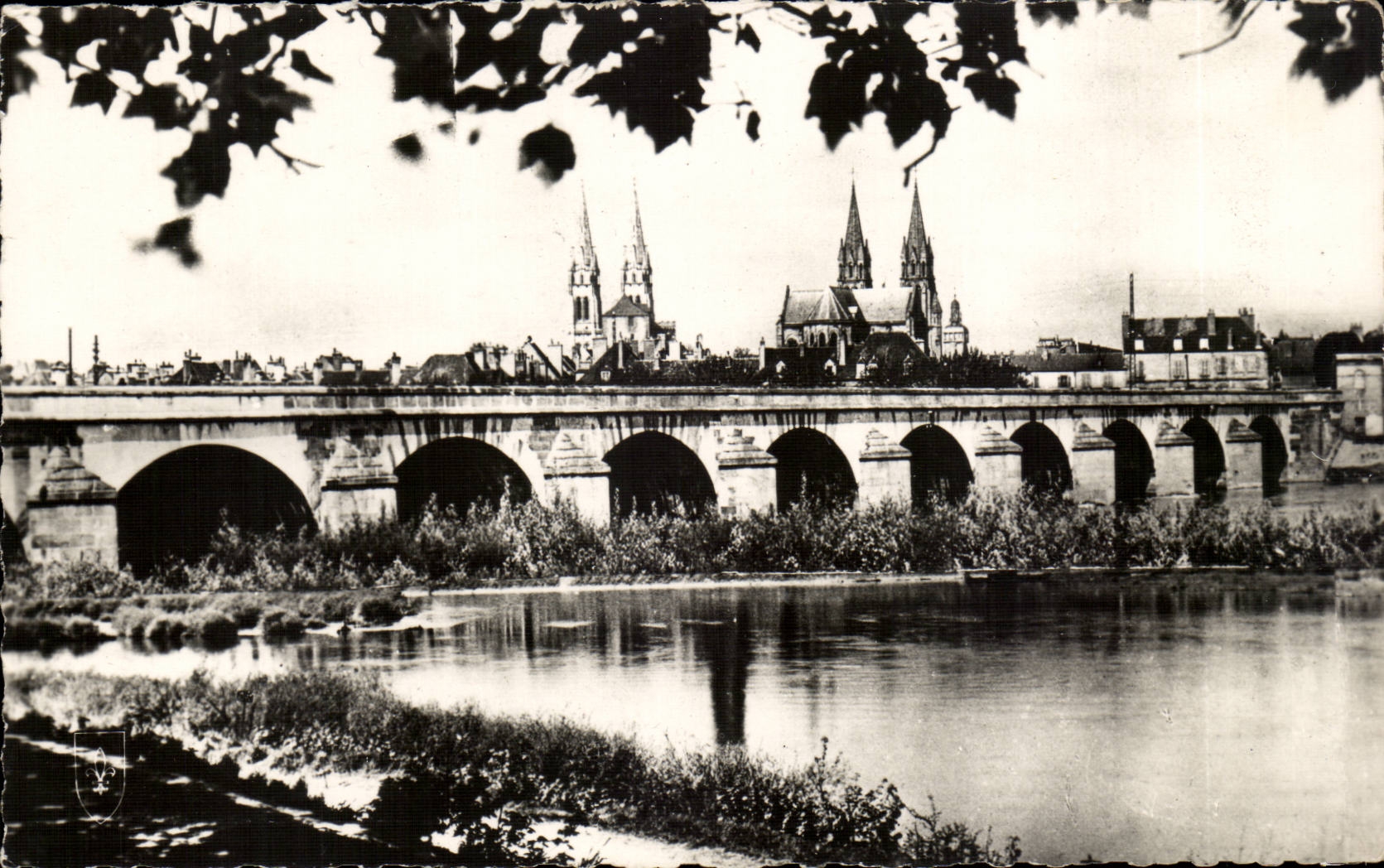 Moulins CPA the Regemortes bridge